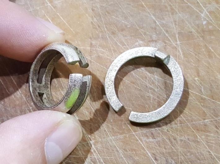 Round two-part fidget ring 3d printed 