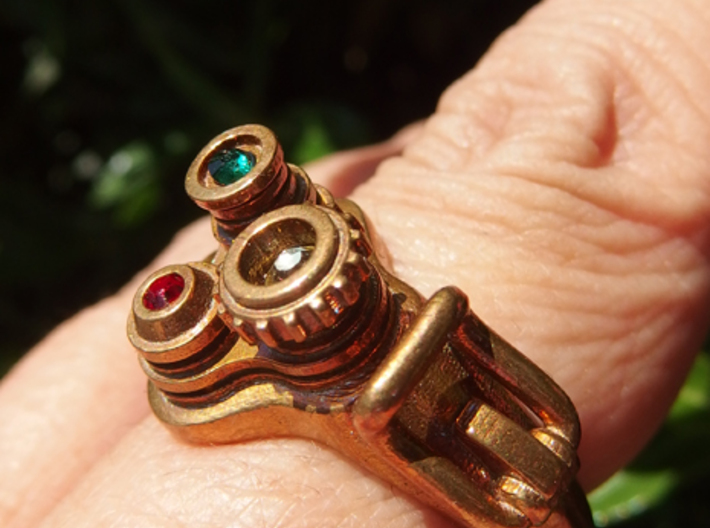 Retro movie camera Ring (Light type) 3d printed Incorporating synthetic gem.