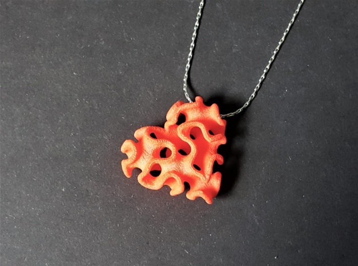 Gyro Heart Pendant 3d printed 