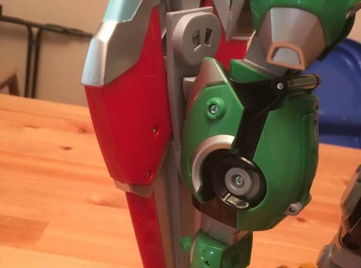 Lengendary Voltron Large Wing Shield Coupler 3d printed 