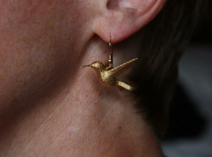 Hummingbird earrings 3d printed The earrings being worn! Apparently they are comfortable!