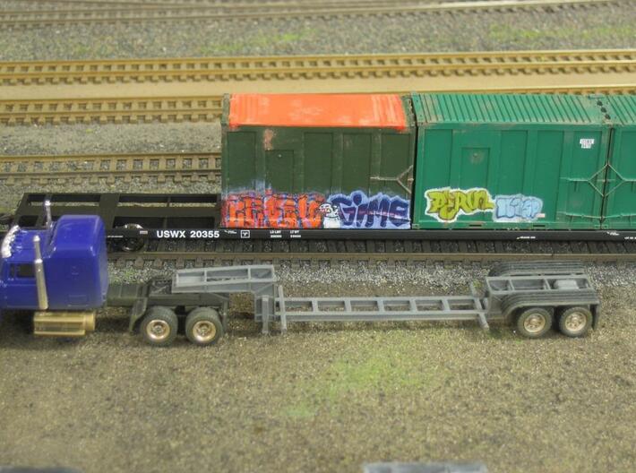 HO 1/87 MSW Trash Container for Atlas Flatcar 3d printed Note the difference between mine & the Atlas containers.