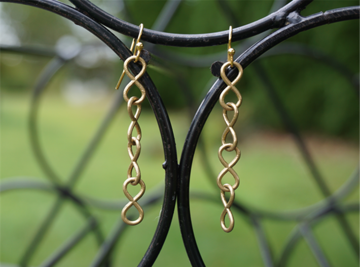 Infinity Chain Earrings 3d printed Infinity Chain Earrings in Raw Brass