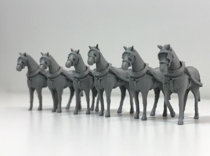 4 pack HO scale horses with harnesses 3d printed Example showing primed horses