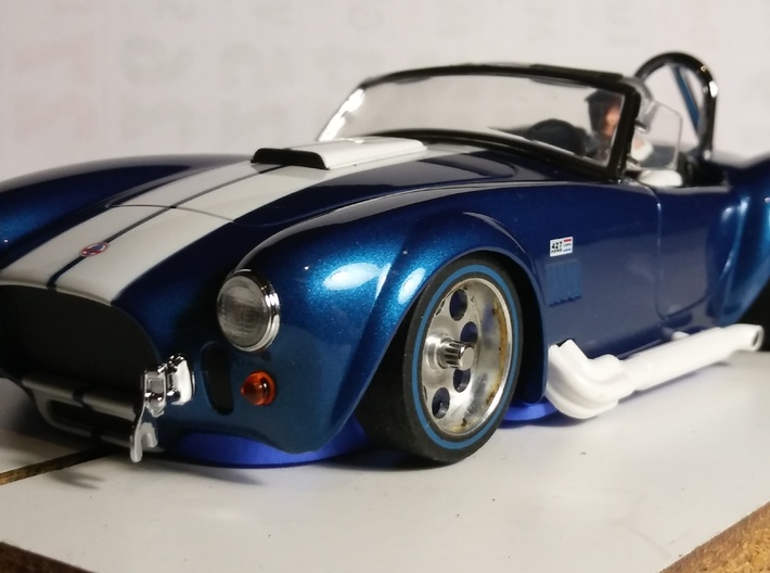 Slot car chassis for Cobra 1/28 3d printed