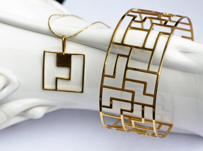 Tetromino Pendant - Square 3d printed Tetromino Pendant Square in Gold Plated Brass with Tracelet Four Gold Plated bracelet