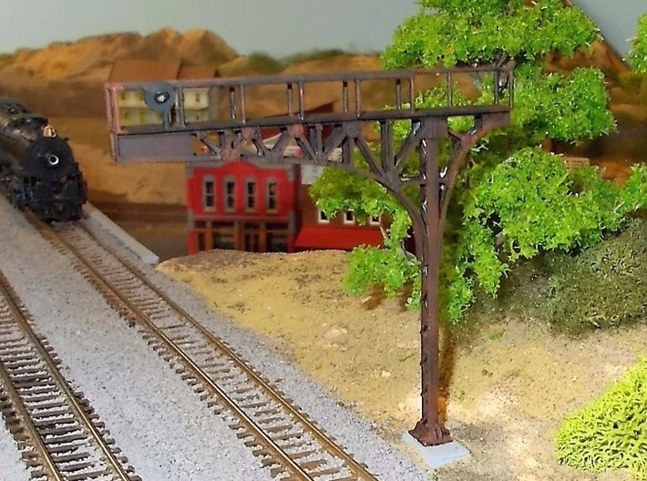 N Scale Signal Cantilever Searchlight Lefthand 3d printed Painted cantilever, thanks for the picture Mike!