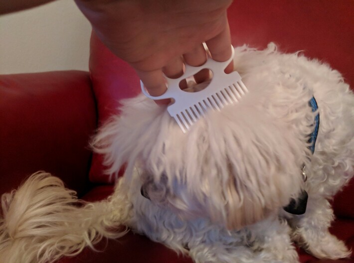 Brass Knuckle Comb/Beard Comb (inward teeth) 3d printed Works on (willing) pets too!
