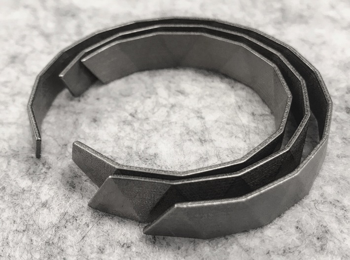 Triangle Facet Bracelet Sizes XS-XL 3d printed