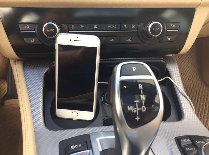 Car Mount for iPhone for BMW 5 Series 3d printed bmw iPhone car mount for iPhone x