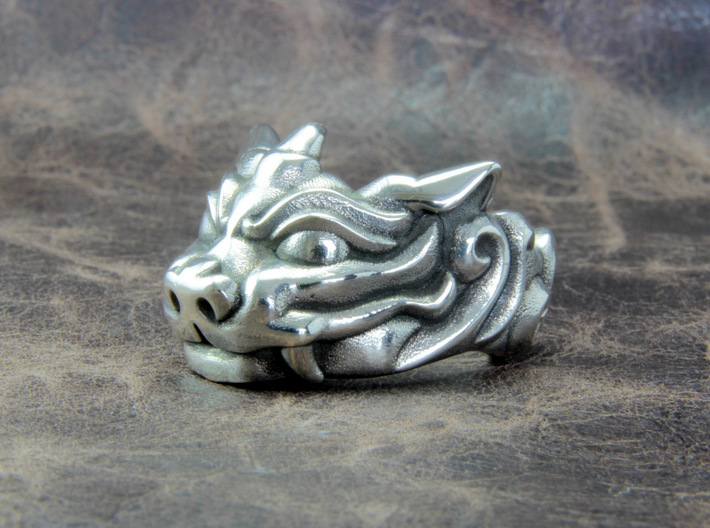 Fu Dog (Komainu) &quot;um&quot; Ring 3d printed This material is Polished Silver , Patinated with bleach