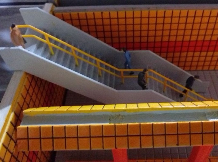 HO Stairs H61mm 3d printed Painted model installed on a Berlin U-Bahn station. Thanks for the picture Aziz!