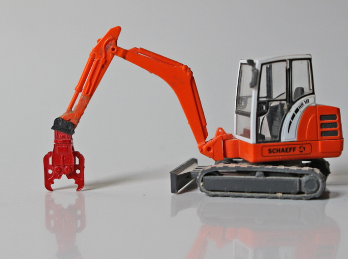 HO - Concrete Crusher for Schaeff HR18 3d printed Painted and assembled model. Excavator not included.