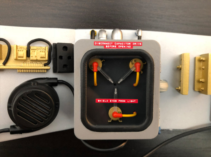 1:8 BTTF DeLorean Flux Capacitor set 2 of 2 wG 3d printed Complete flux capacitor (set 1 and 2) on the bulkhead