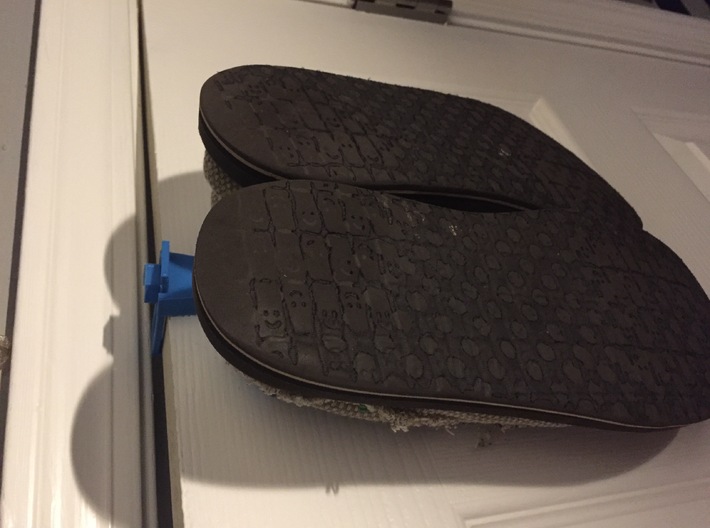 Attachable Door Shoe Holder 3d printed 