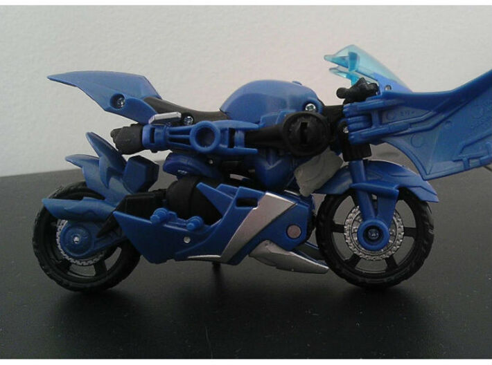 CHROMIA homage Tempest Head for RID RC 3d printed Tempest Head placement in Deluxe TF Prime Arcee alt mode
