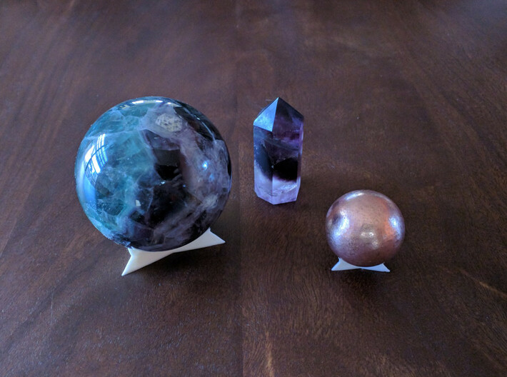 Orb/Sphere Display stand 3d printed Scale comparison only - objects shown were made on home FDM equipment.