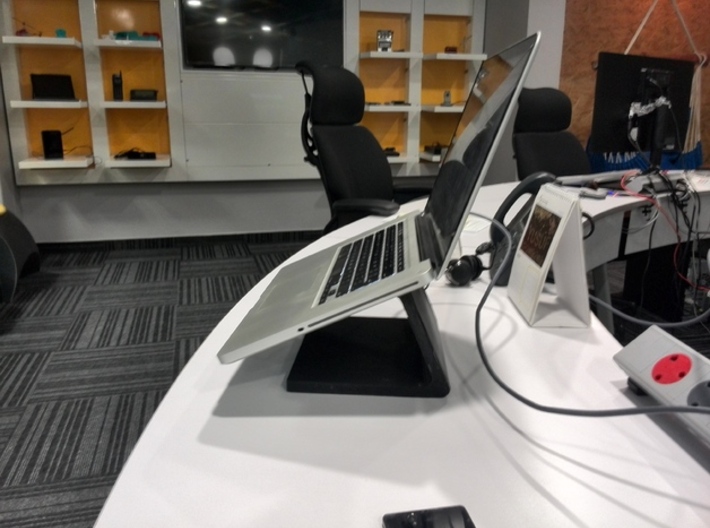 MacBook Stand 3d printed 