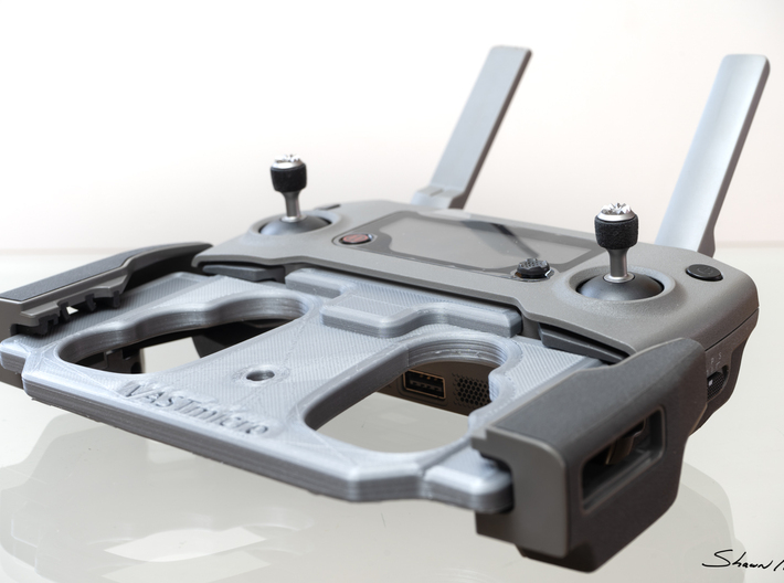 Mobile Device Mounting Plate for DJI Mavic Pro 2 C 3d printed Example shown in Grey PLA is the one I use daily