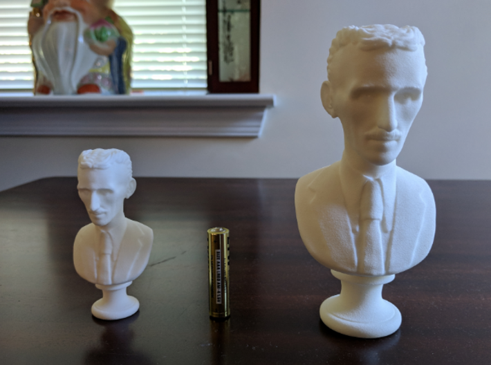 Nikola Tesla Bust XL Museum-Grade 3d printed Detail/Comparison from 132mm (5.2 inch) and 80mm (3.1 in) versions.