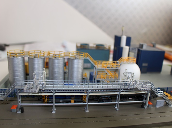 N Scale Tank Car loading Platform 2x2 Type 2 3d printed Loading rack, bridges, fuel cranes, grit boxes etc sold separately