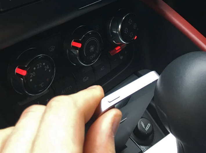 Audi TT dock for iPhone 5/5s/SE 3d printed CarplayDock for Audi TT: sliding an iPhone SE in