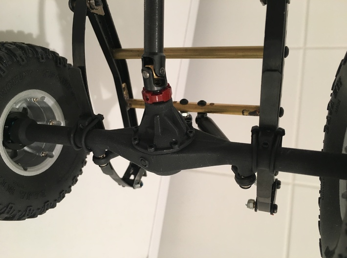 Hilux Rear Axle - standard spring track 3d printed 