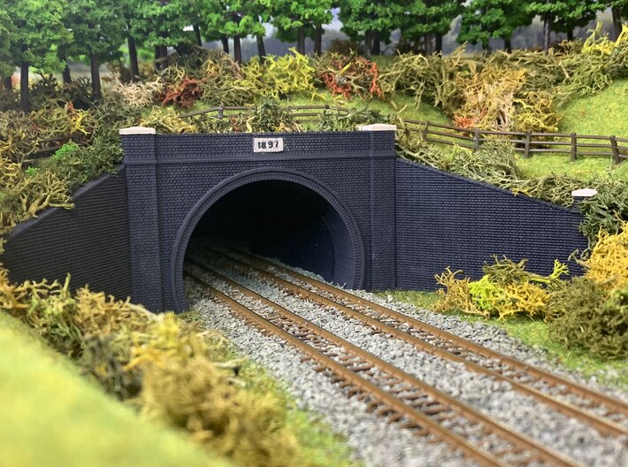 Based on Catesby Tunnel 1908. Main Portal. N Gauge 3d printed Whole Portal Tunnel in Landscape