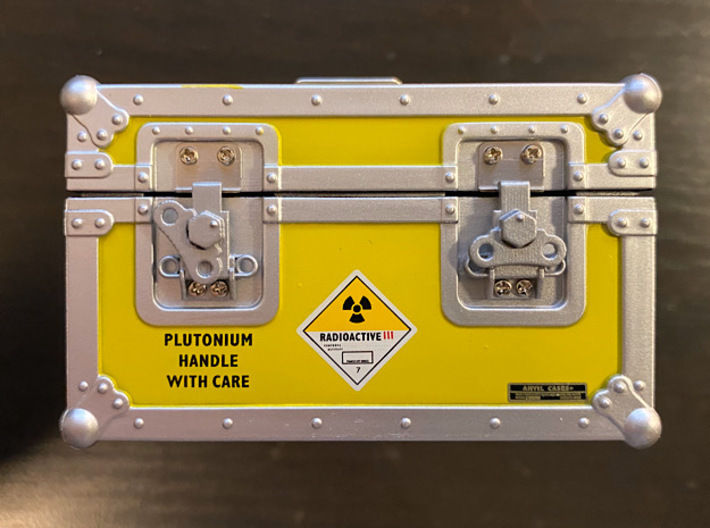 1:8 BTTF DeLorean plutonium case latches 3d printed This is how the painted latches look when put into place