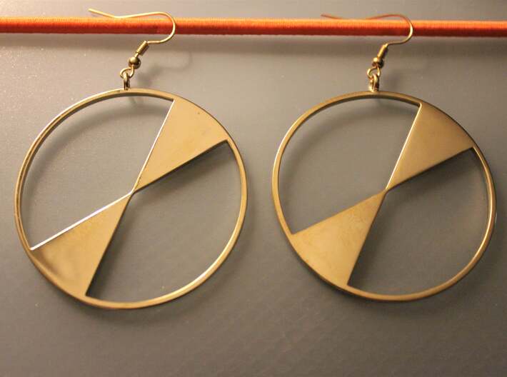 Lyra Earrings 3d printed Product shown was printed in Polished Brass.