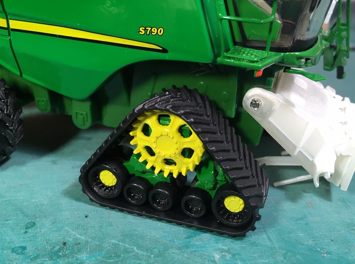 (1) GREEN 2019 & NEWER COMBINE TRACK KIT 3d printed 