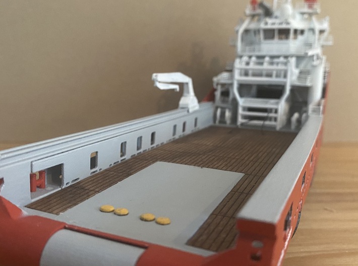 Skandi Saigon, Superstructure (1:200, RC) 3d printed view of aft deck and tow pins