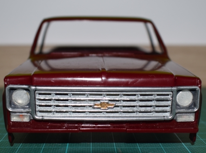 1/24 1975 Chevy Blazer grill 3d printed painted testprint
