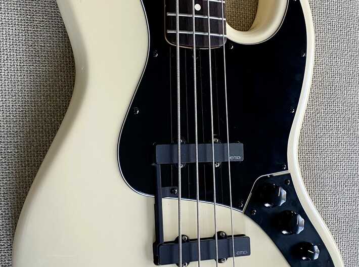 ThumbRail LR- fits Fender Amer Stnd Jazz Bass 3d printed 