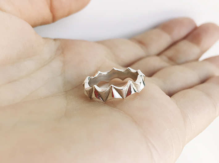 Scallop Ring 3d printed Scallop Ring in size 4
