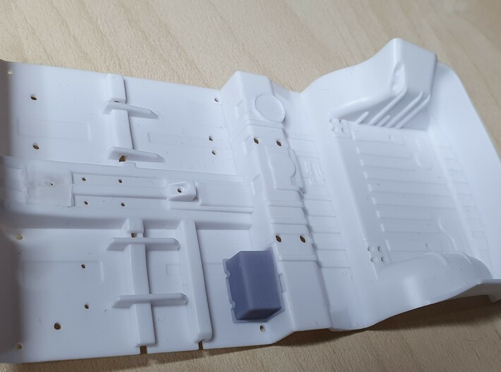 1:24 Peugeot 306 Maxi Battery Box (for Beemax) 3d printed 