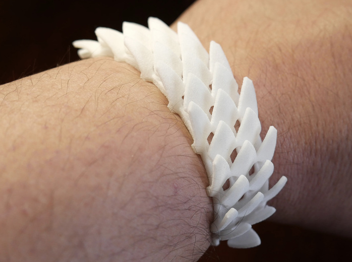 Dragonscale Cuff (Large) 3d printed