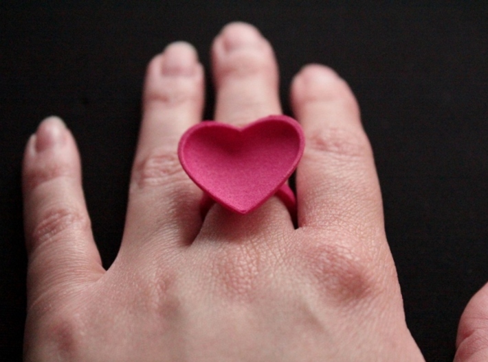 Curved Heart Ring 17,3mm 3d printed