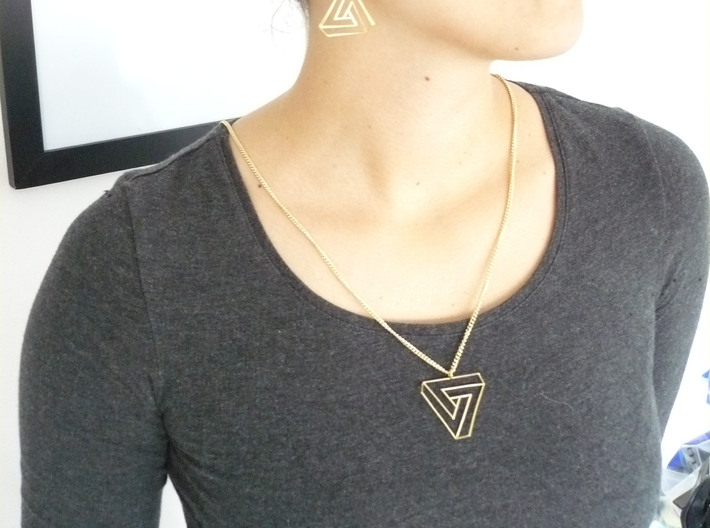 Impossible triangle pendant with a twist 3d printed