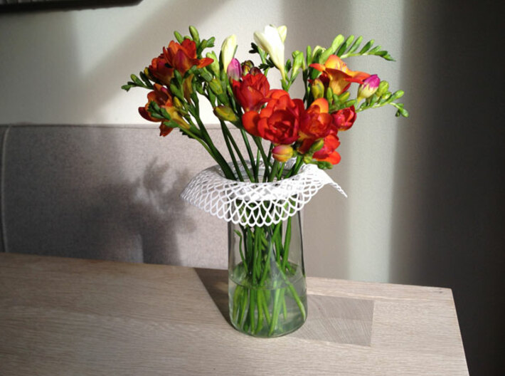 Collar Vase Dutch Lace for jar size:89 (6 leads) 3d printed Collar Vase on jar with flowers