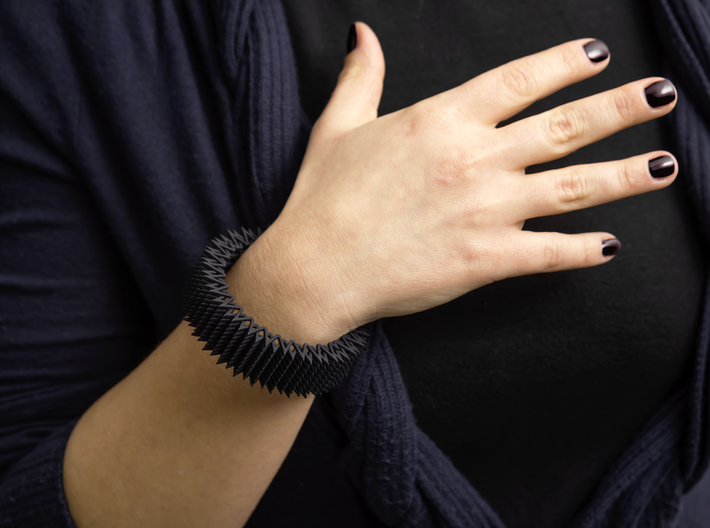 Spike Bracelet - Flexible Medium Size 3d printed