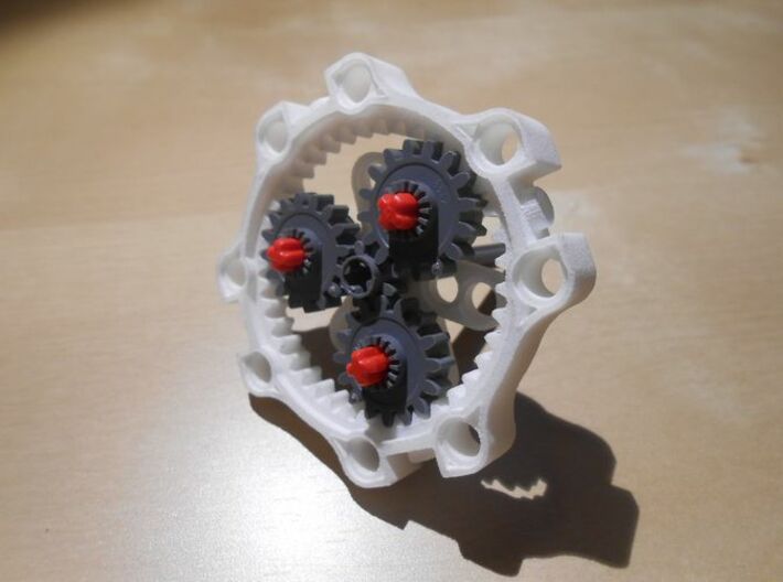 LEGO®-compatible 40-teeth ring gear 3d printed epicyclic gearbox with 1:6 ratio