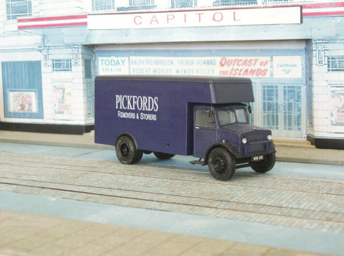 1:43 Bedford OY Cab &amp; Chassis (single fuel tank) 3d printed Fitted with Luton body