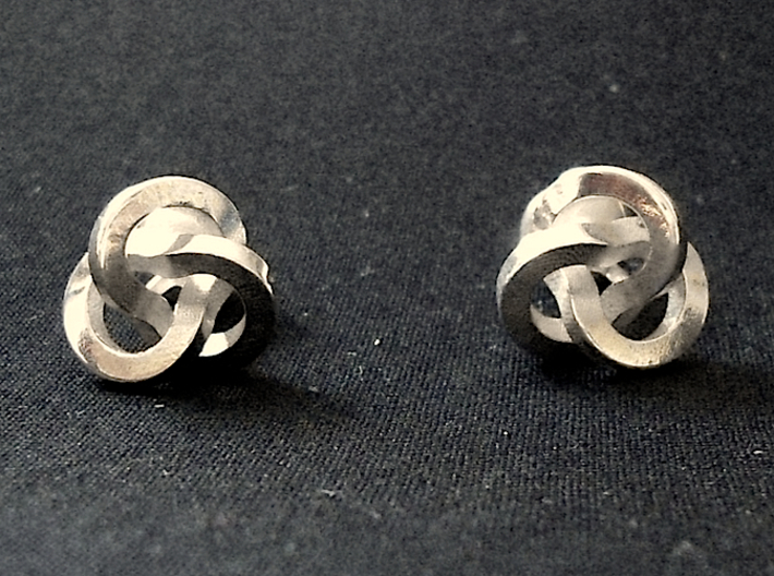 Trefoil Cufflinks 3d printed Front View [Polished Silver]